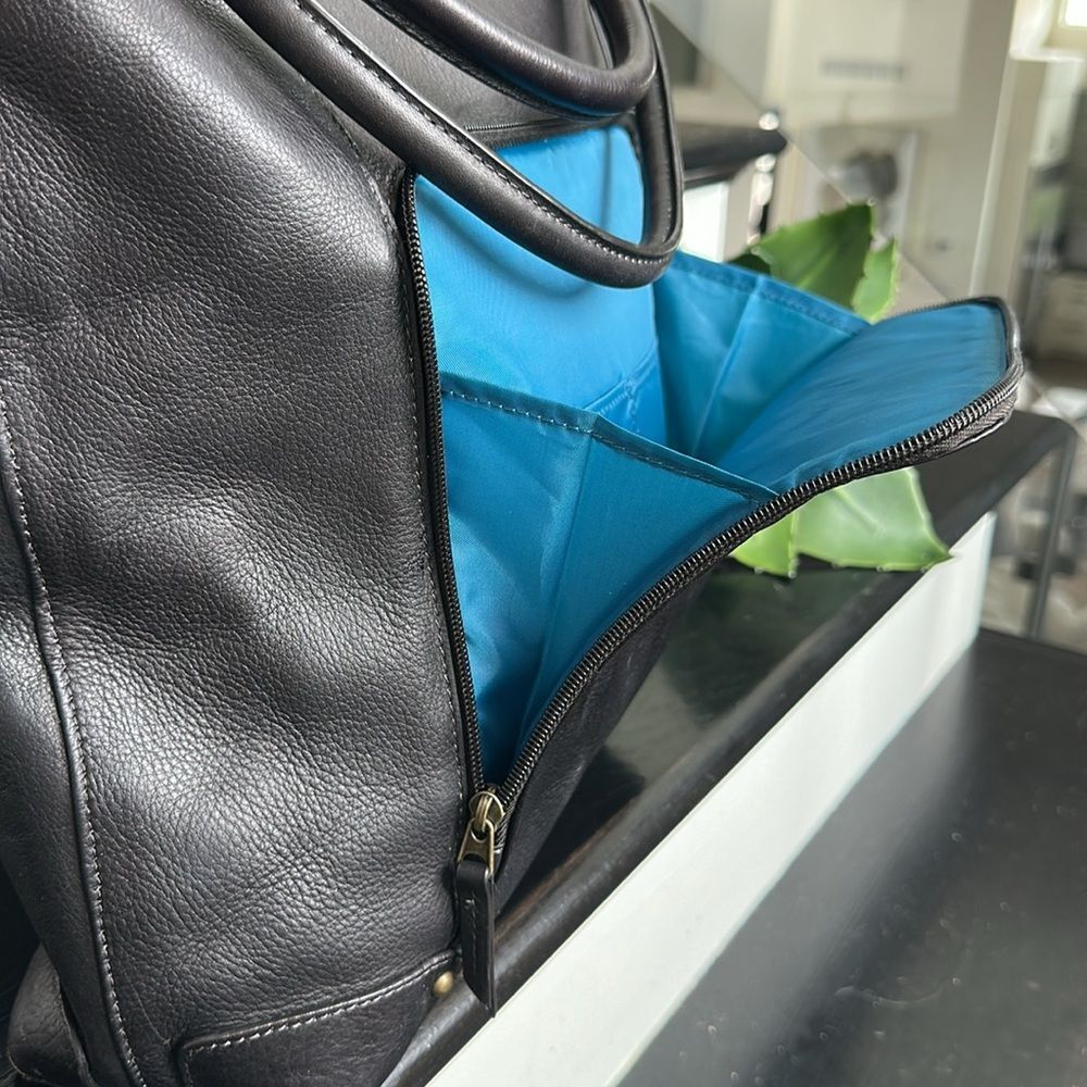 Solo Black Leather Tote Bag with Front Pocket - Picture 14 of 14